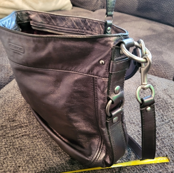 Metallic coach purse great shape see photos - Picture 10 of 11